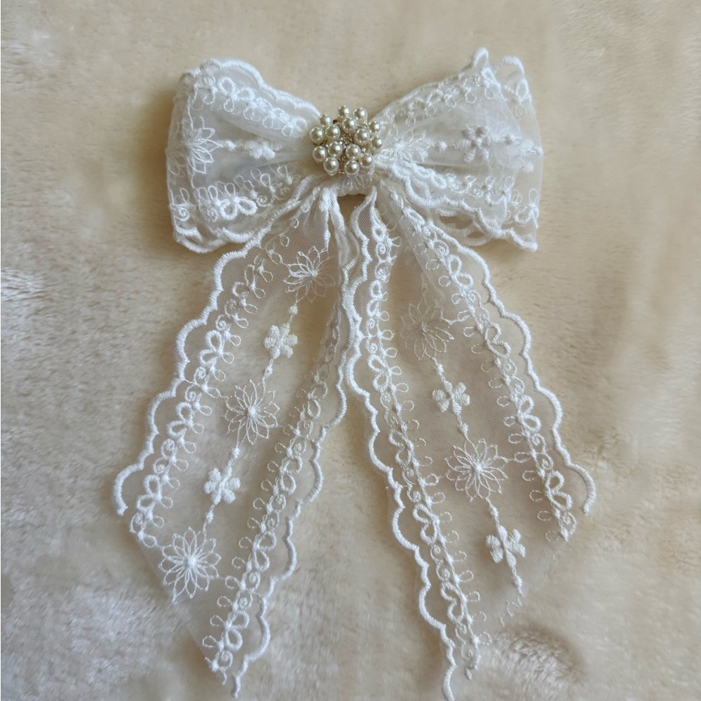 Elegant White Lace Hair Bow Clip ,Handmade and NWOT - Picture 8 of 9
